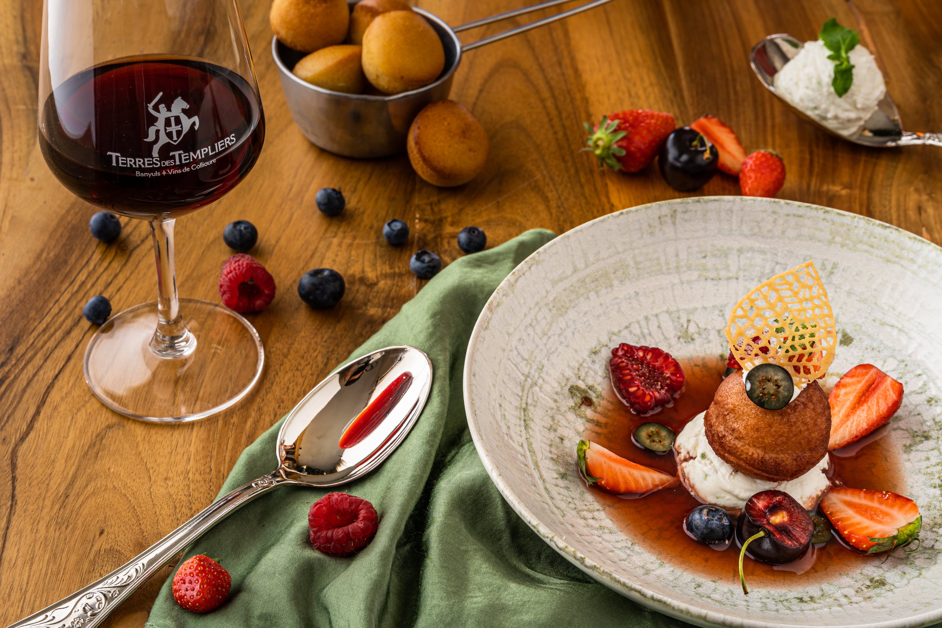 Billes de baba au Sirop de Banyuls & fruits rouges